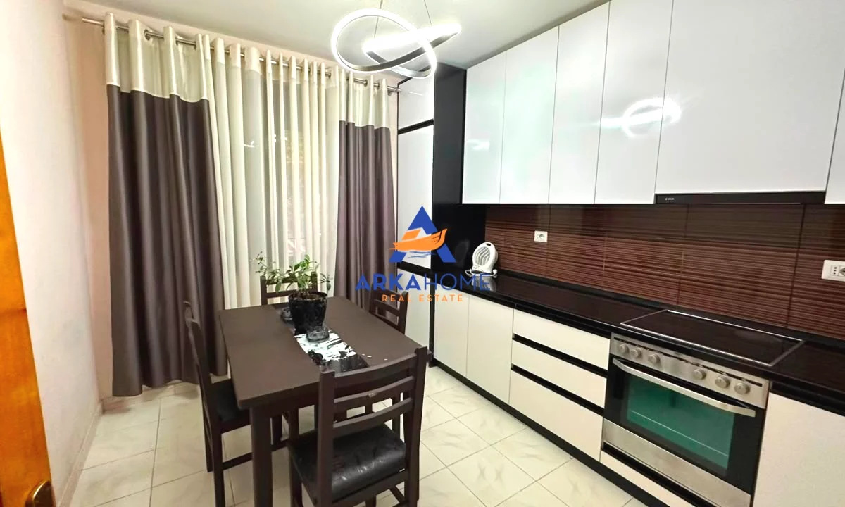 Shtepi me qera Apartament ne Tirane, 1+1, Mobilimi E mobiluar, Pagesa 650  Euro.