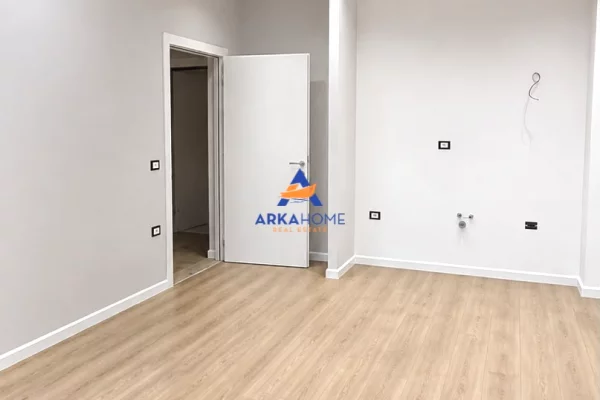 Shtepi ne shitje Apartament ne Tirane, 1+1, Mobilimi Bosh, pa mobiluar, Pagesa 120,000  Euro.