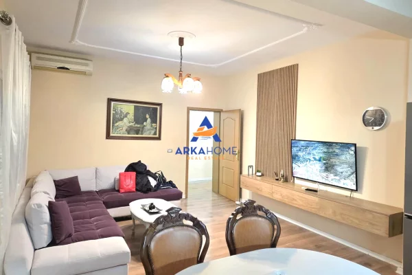 Shtepi me qera Apartament ne Tirane, 3+1, Mobilimi E mobiluar, Pagesa 864  Euro.
