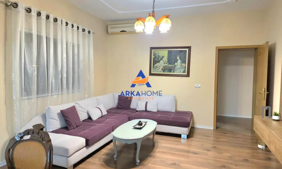 Shtepi me qera Apartament ne Tirane, 3+1, Mobilimi E mobiluar, Pagesa 864  Euro.