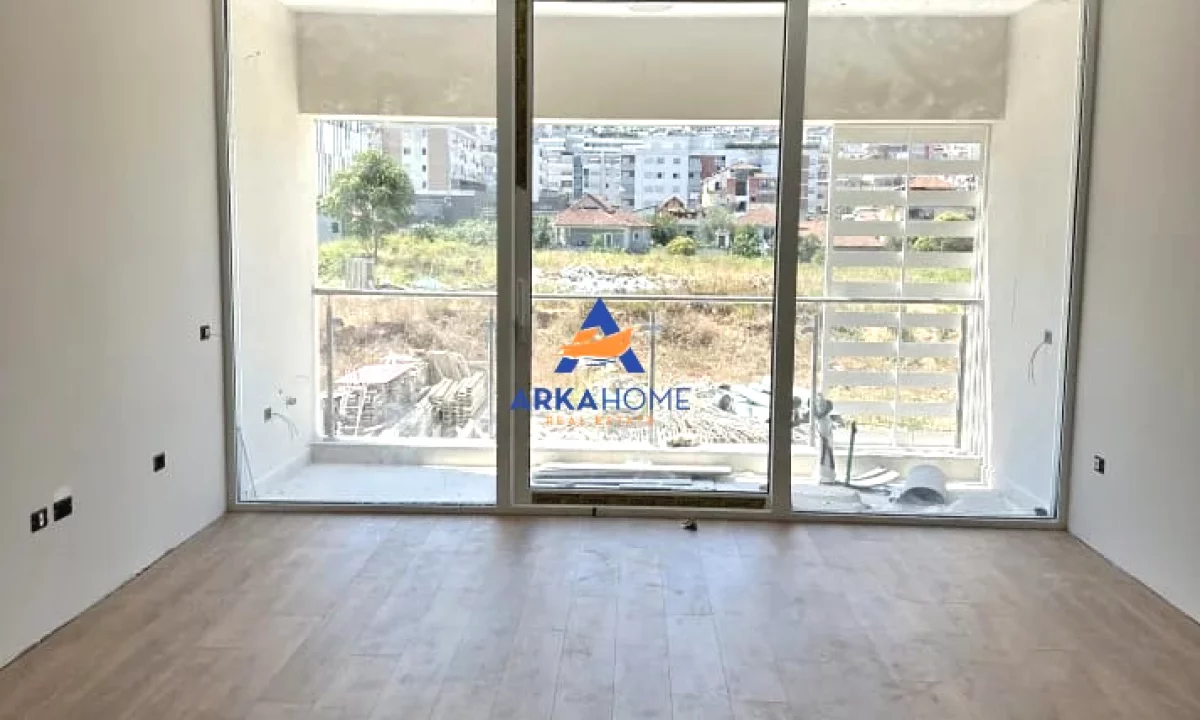 JEPET ME QERA ZYRE 117.2 M2 "KOMUNA E PARISIT" 1900 EURO