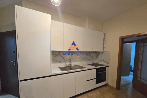 Shtepi me qera Apartament ne Tirane, 2+1, Mobilimi E mobiluar, Pagesa 800  Euro.