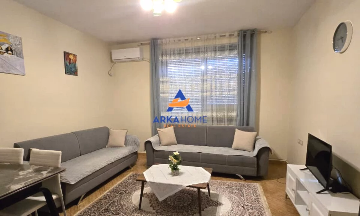 Shtepi me qera Apartament ne Tirane, 2+1, Mobilimi E mobiluar, Pagesa 800  Euro.