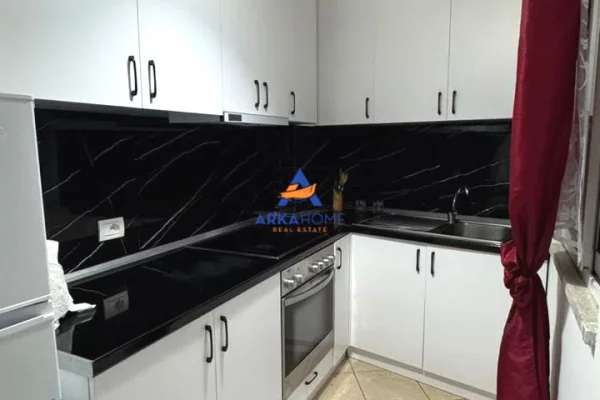 Shtepi me qera Apartament ne Tirane, 1+1, Mobilimi E mobiluar, Pagesa 432  Euro.