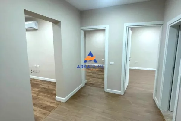 JEPET ME QERA ZYRE 110M2 "RRUGA MARGARITA TUTULANI" 120.000 LEKE