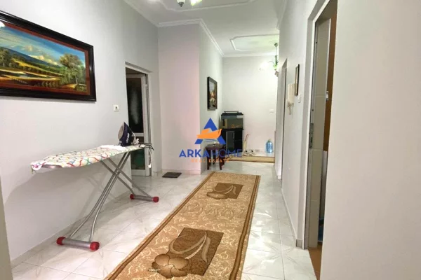 Shtepi me qera Apartament ne Tirane, 2+1, Mobilimi E mobiluar, Pagesa 5,954  Euro.