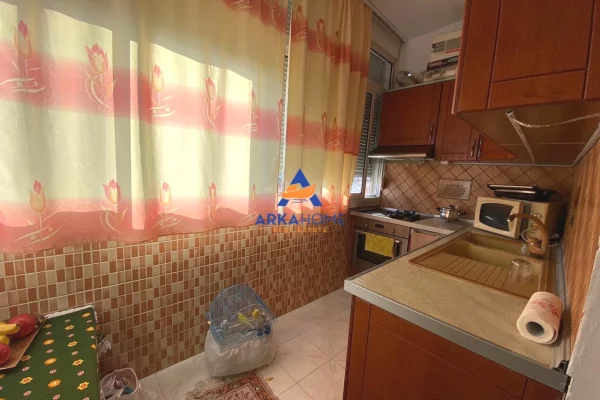 Shtepi me qera Apartament ne Tirane, 2+1, Mobilimi E mobiluar, Pagesa 5,954  Euro.