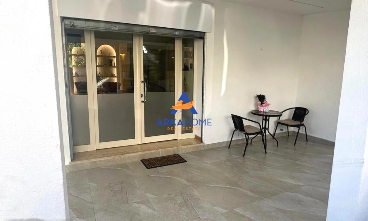 JEPET ME QERA AMBIENT BIZNESI 60M2 "PRANE PALLATEVE TE INSIGUT,VASIL SHANTO" 600EURO