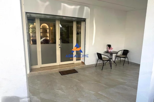 JEPET ME QERA AMBIENT BIZNESI 60M2 "PRANE PALLATEVE TE INSIGUT,VASIL SHANTO" 600EURO