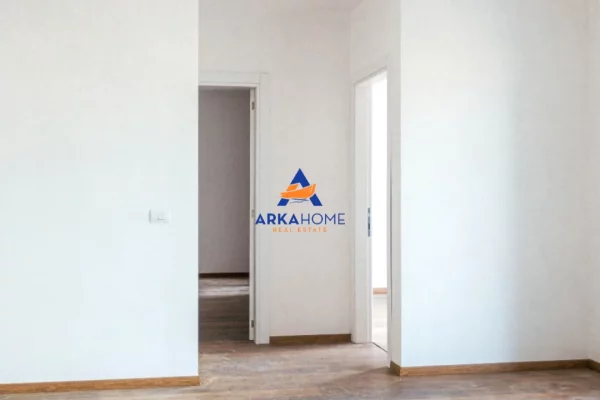 Shtepi me qera Apartament ne Tirane, 3+1, Mobilimi Bosh, pa mobiluar, Pagesa 864  Euro.