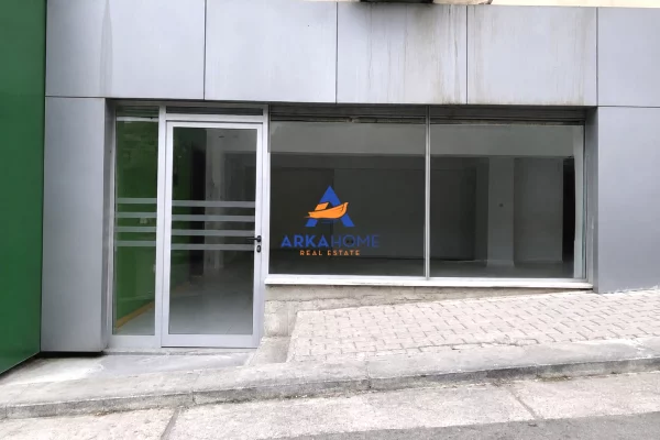 Ambient biznesi me qera 3+1 ne Tirane - 756 Euro
