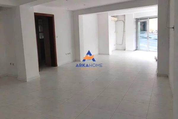 JEPET AMBIENT BIZNESI ME QERA 120 M2 "KODRA E DIELLIT" 70,000LEKE
