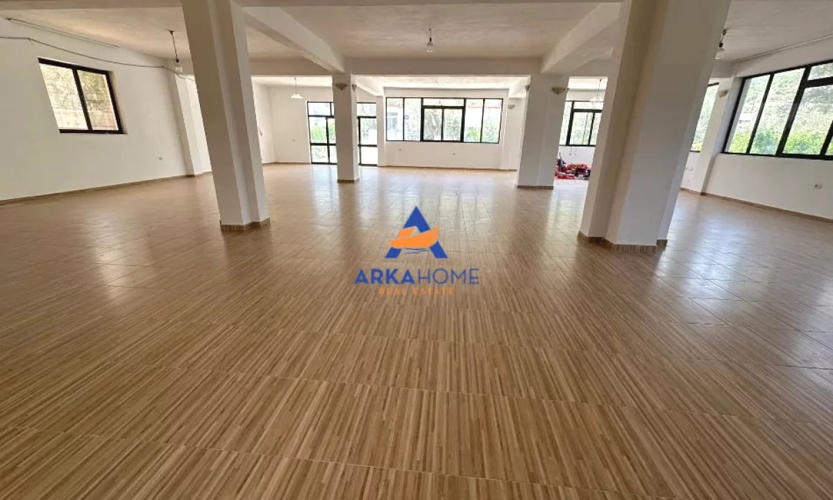 JEPET ME QERA AMBIENT MAGAZINIMI 500M2 "BERZHITE" 1500 EURO