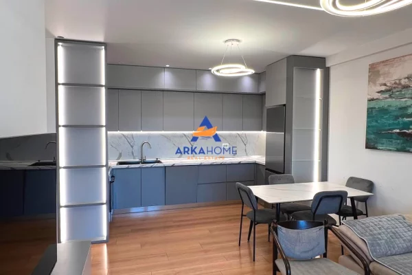 Shtepi me qera Apartament ne Tirane, 2+1, Mobilimi E mobiluar, Pagesa 810  Euro.