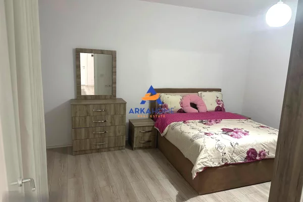 Shtepi me qera Apartament ne Tirane, 2+1, Mobilimi E mobiluar, Pagesa 648  Euro.