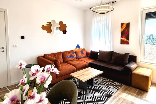 Shtepi me qera 2+1 ne Tirane - 780 Euro