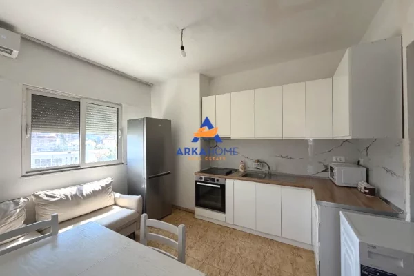 Shtepi me qera Apartament ne Tirane, 2+1, Mobilimi E mobiluar, Pagesa 600  Euro.