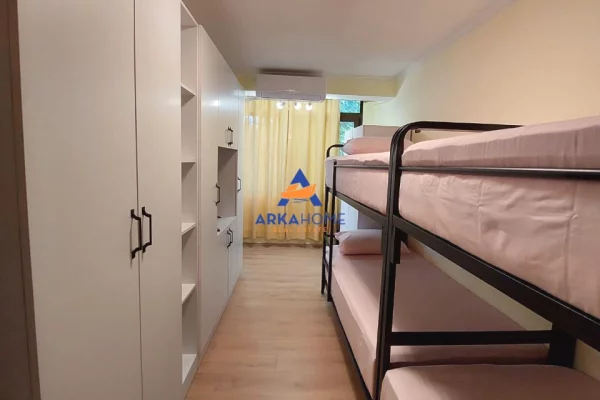 Shtepi ne shitje Apartament ne Tirane, 2+1, Mobilimi E mobiluar, Pagesa 313,512  Euro.