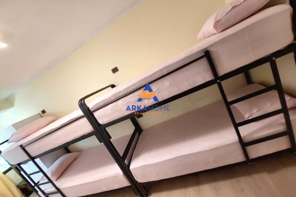 Shtepi ne shitje Apartament ne Tirane, 2+1, Mobilimi E mobiluar, Pagesa 313,512  Euro.