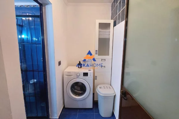Shtepi ne shitje Apartament ne Tirane, 2+1, Mobilimi E mobiluar, Pagesa 313,512  Euro.