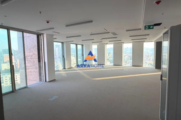JEPET AMBJENT PER ZYRA ME QERA 500M2 "RRUGA ELBASANIT " 15000 EURO