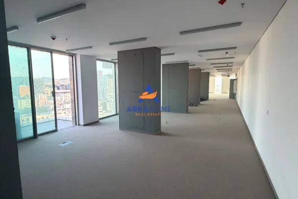 JEPET AMBJENT PER ZYRA ME QERA 500M2 "RRUGA ELBASANIT " 15000 EURO