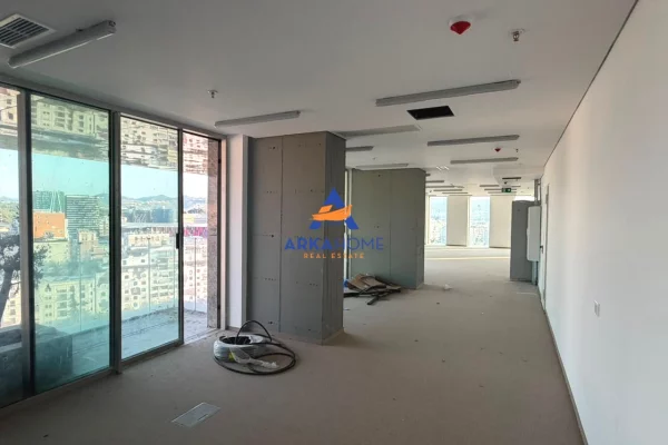 JEPET AMBJENT PER ZYRA ME QERA 500M2 "RRUGA ELBASANIT " 15000 EURO