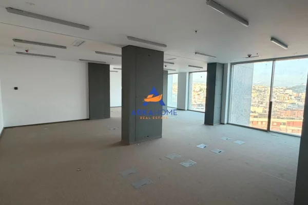 JEPET AMBJENT PER ZYRA ME QERA 500M2 "RRUGA ELBASANIT " 15000 EURO