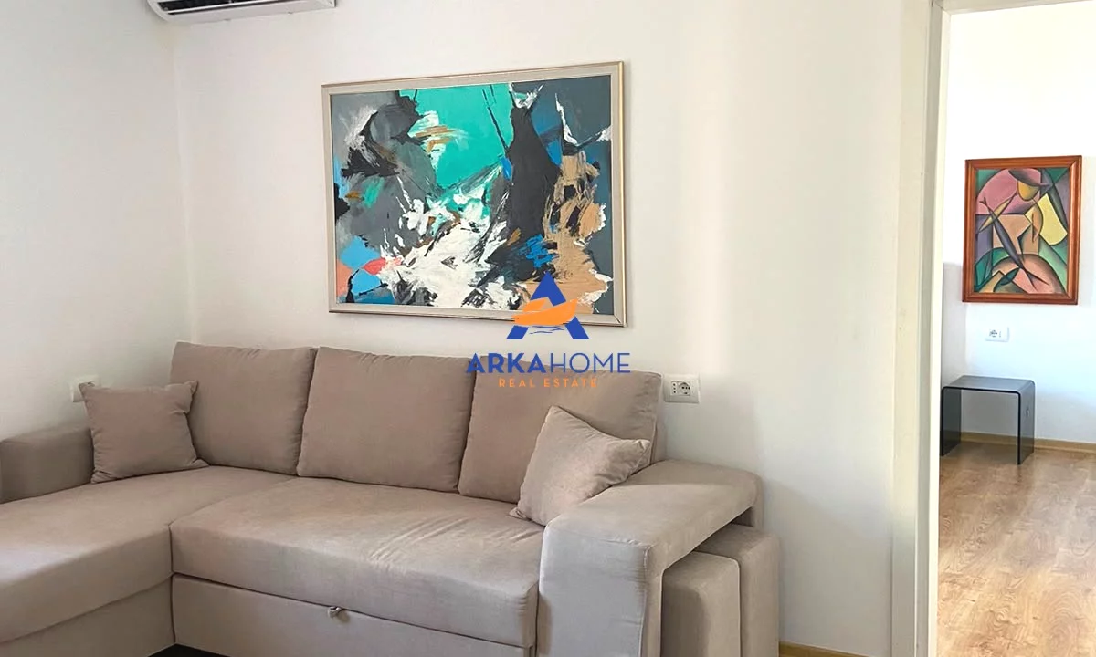 Shtepi me qera Apartament ne Tirane, 1+1, Mobilimi E mobiluar, Pagesa 670  Euro.