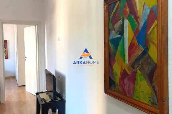 Shtepi me qera Apartament ne Tirane, 1+1, Mobilimi E mobiluar, Pagesa 670  Euro.