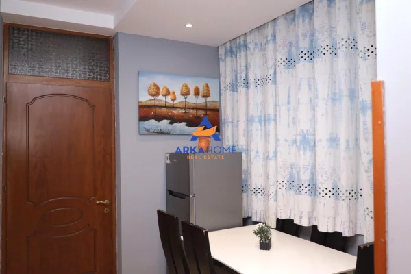 Shtepi ne shitje Apartament ne Tirane, 2+1, Mobilimi E mobiluar, Pagesa 330,000  Euro.