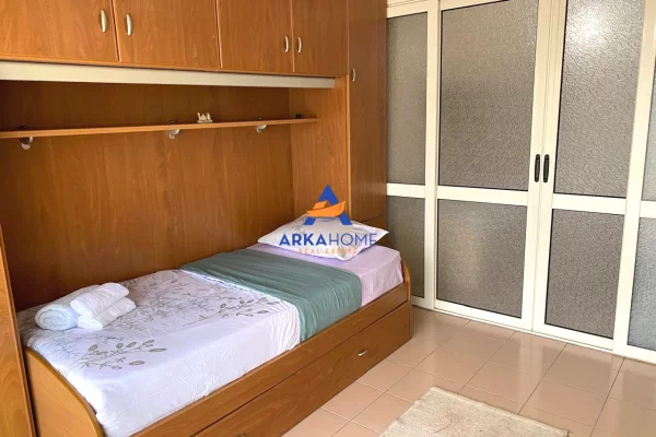 Shtepi me qera Duplex(shtepi me 2 kate) ne Tirane, 3+1, Mobilimi E mobiluar, Pagesa 1,450  Euro.