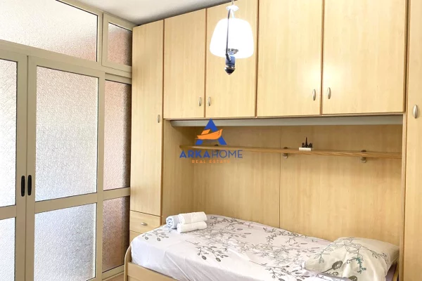 Shtepi me qera Duplex(shtepi me 2 kate) ne Tirane, 3+1, Mobilimi E mobiluar, Pagesa 1,450  Euro.
