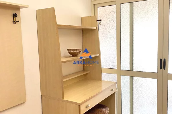 Shtepi me qera Duplex(shtepi me 2 kate) ne Tirane, 3+1, Mobilimi E mobiluar, Pagesa 1,450  Euro.