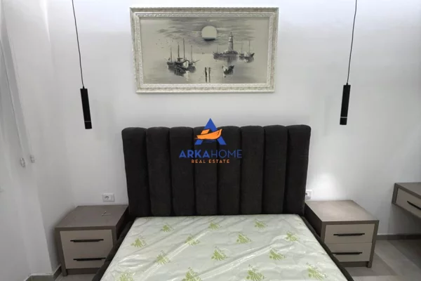 Shtepi me qera Apartament ne Tirane, 1+1, Mobilimi E mobiluar, Pagesa 756  Euro.