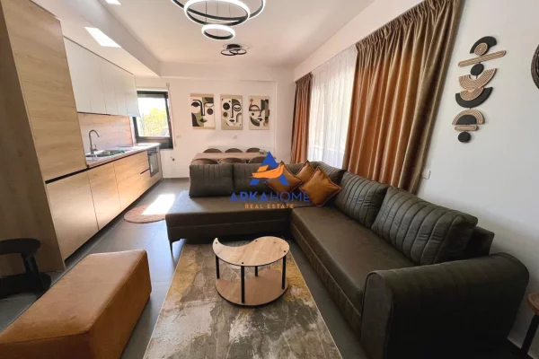 Shtepi me qera 3+1 ne Tirane - 1,297 Euro