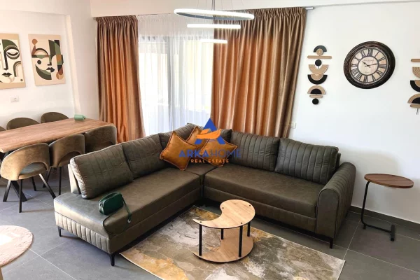 Shtepi me qera Duplex(shtepi me 2 kate) ne Tirane, 3+1, Mobilimi E mobiluar, Pagesa 1,297  Euro.