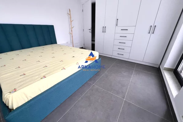 Shtepi me qera Duplex(shtepi me 2 kate) ne Tirane, 3+1, Mobilimi E mobiluar, Pagesa 1,297  Euro.