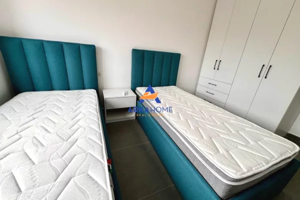 Shtepi me qera Duplex(shtepi me 2 kate) ne Tirane, 3+1, Mobilimi E mobiluar, Pagesa 1,297  Euro.