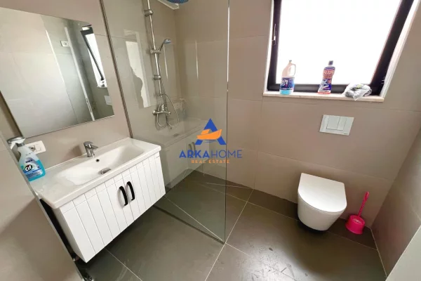 Shtepi me qera Duplex(shtepi me 2 kate) ne Tirane, 3+1, Mobilimi E mobiluar, Pagesa 1,297  Euro.