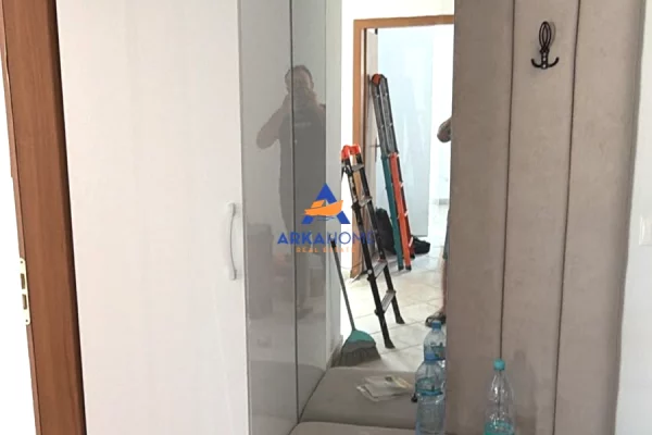 Shtepi me qera Apartament ne Tirane, 2+1, Mobilimi E mobiluar, Pagesa 740  Euro.