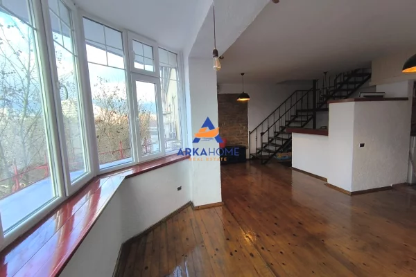 Shtepi me qera 2+1 ne Tirane - 1,500 Euro