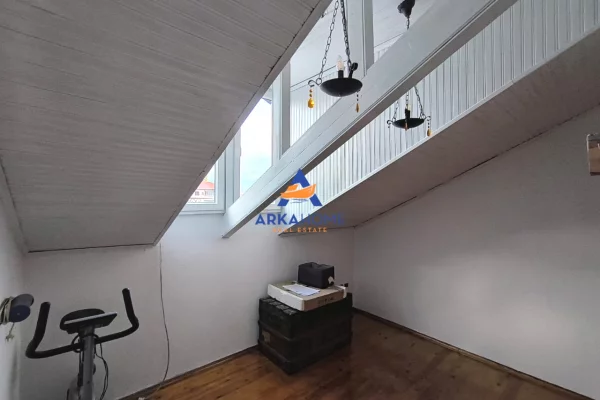 Shtepi me qera Apartament ne Tirane, 2+1, Mobilimi E mobiluar, Pagesa 1,500  Euro.