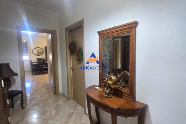 Shtepi ne shitje Apartament ne Tirane, 2+1, Mobilimi Pjeserisht e mobiluar, Pagesa 13,500,000  Leke.