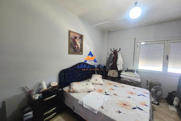 Shtepi ne shitje Apartament ne Tirane, 2+1, Mobilimi Pjeserisht e mobiluar, Pagesa 13,500,000  Leke.