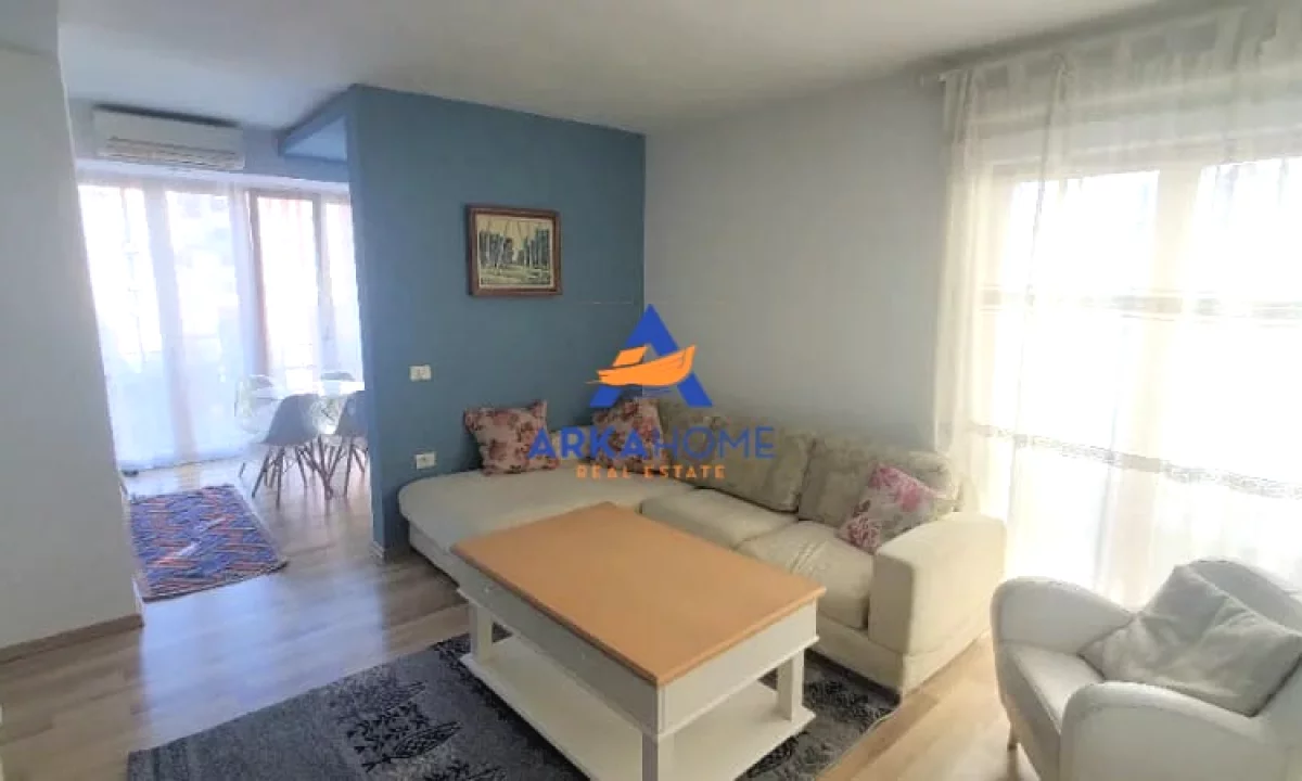 Shtepi me qera Apartament ne Tirane, 1+1, Mobilimi E mobiluar, Pagesa 595  Euro.