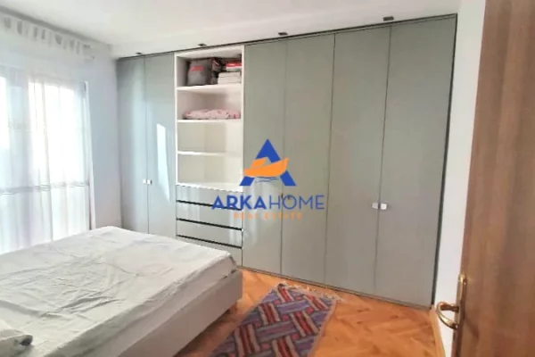 Shtepi me qera Apartament ne Tirane, 1+1, Mobilimi E mobiluar, Pagesa 595  Euro.