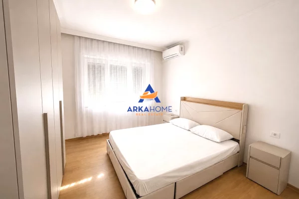 Shtepi me qera Apartament ne Tirane, 2+1, Mobilimi E mobiluar, Pagesa 1,000  Euro.