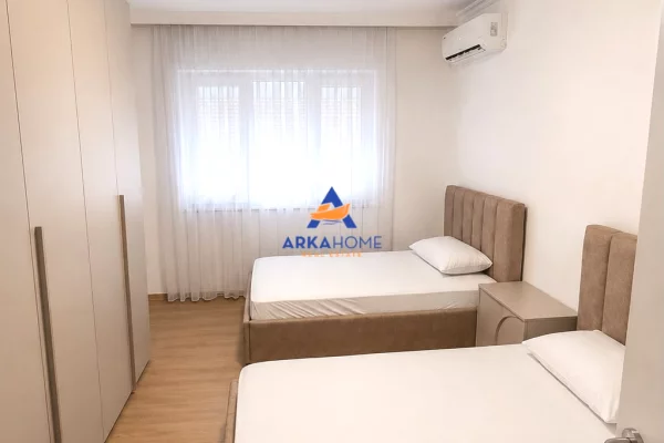 Shtepi me qera Apartament ne Tirane, 2+1, Mobilimi E mobiluar, Pagesa 1,000  Euro.