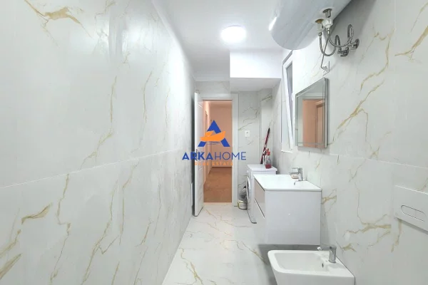 Shtepi me qera Apartament ne Tirane, 2+1, Mobilimi E mobiluar, Pagesa 1,000  Euro.